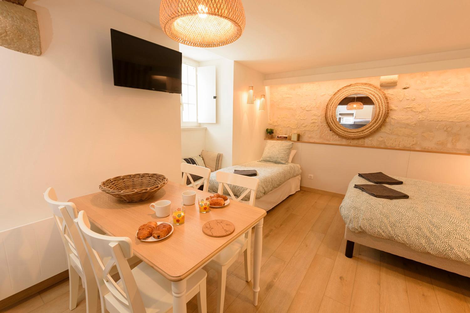 La Lirosane, 3 studios, 3,7km du Zoo, Centre-ville