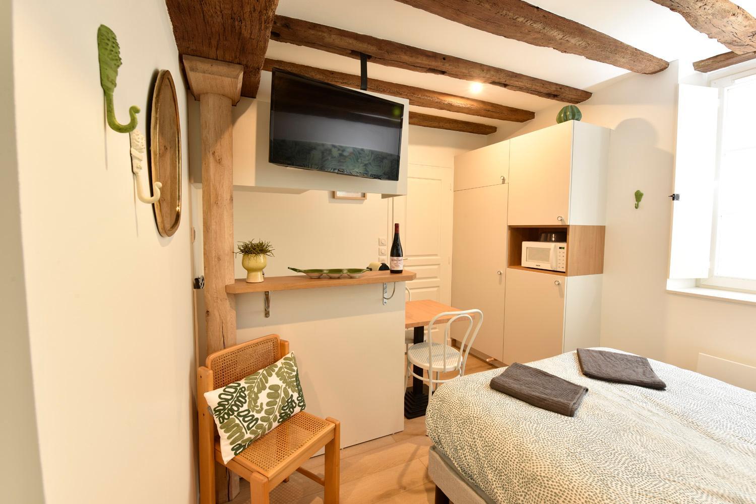 La Lirosane, 3 studios, 3,7km du Zoo, Centre-ville