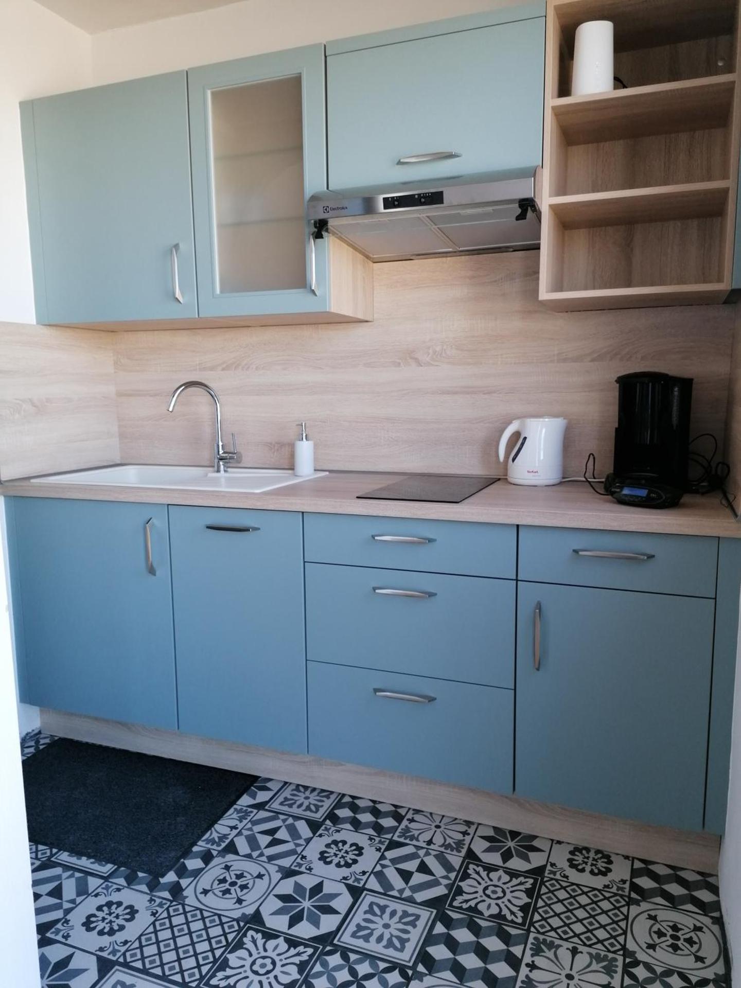 Kitchen or kitchenette