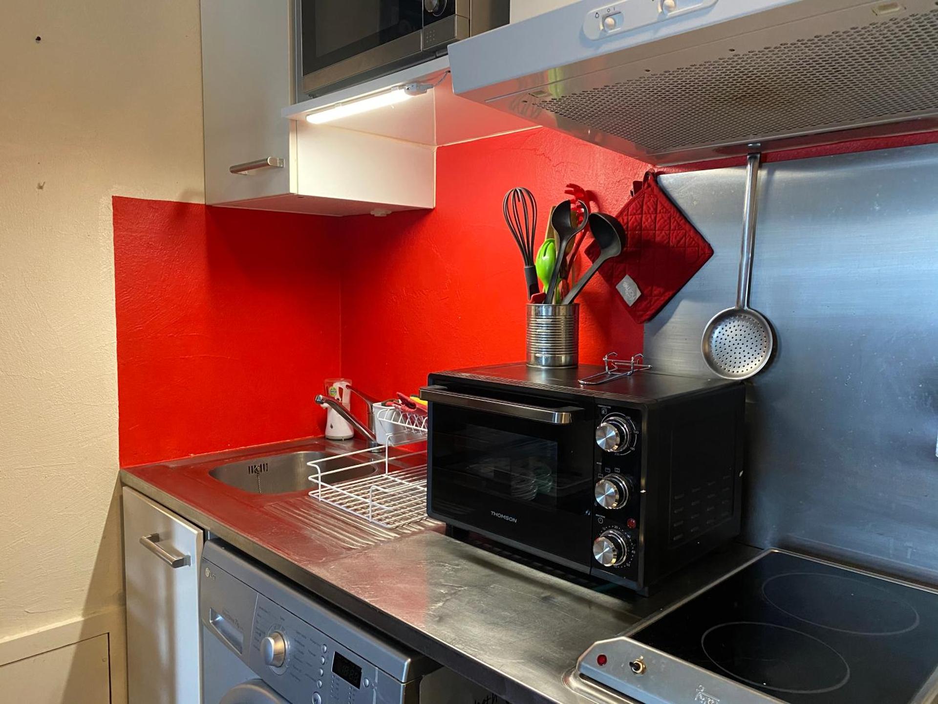 Kitchen or kitchenette