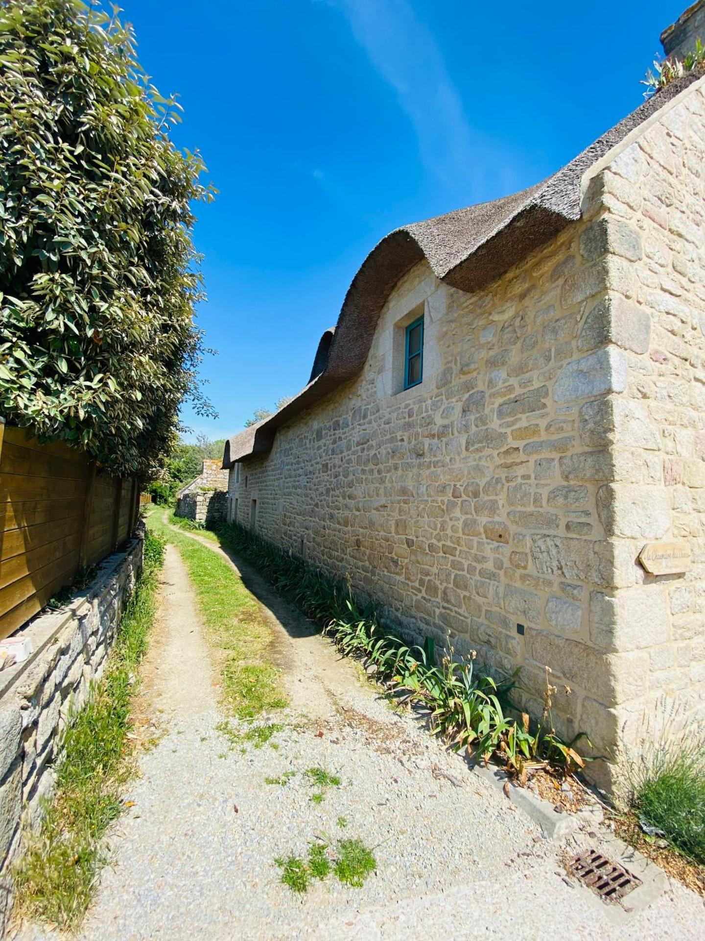 Chaumière des Dunes à 350m de la plage de Kerhillio