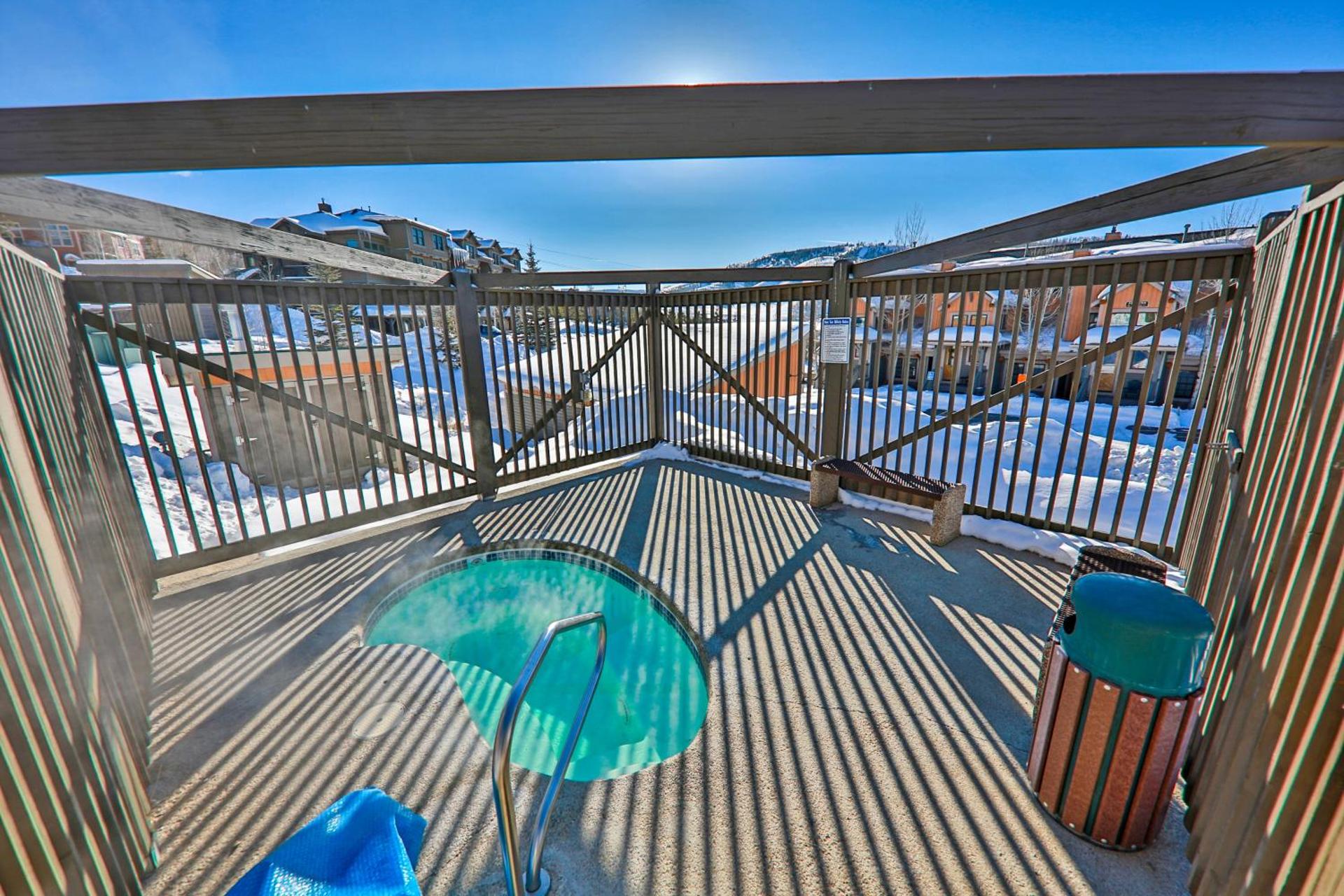 Kicking Horse Lodges 3-202