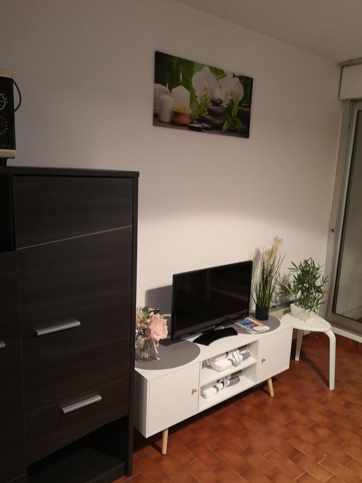 Studio climatisé Centre Port Piscine