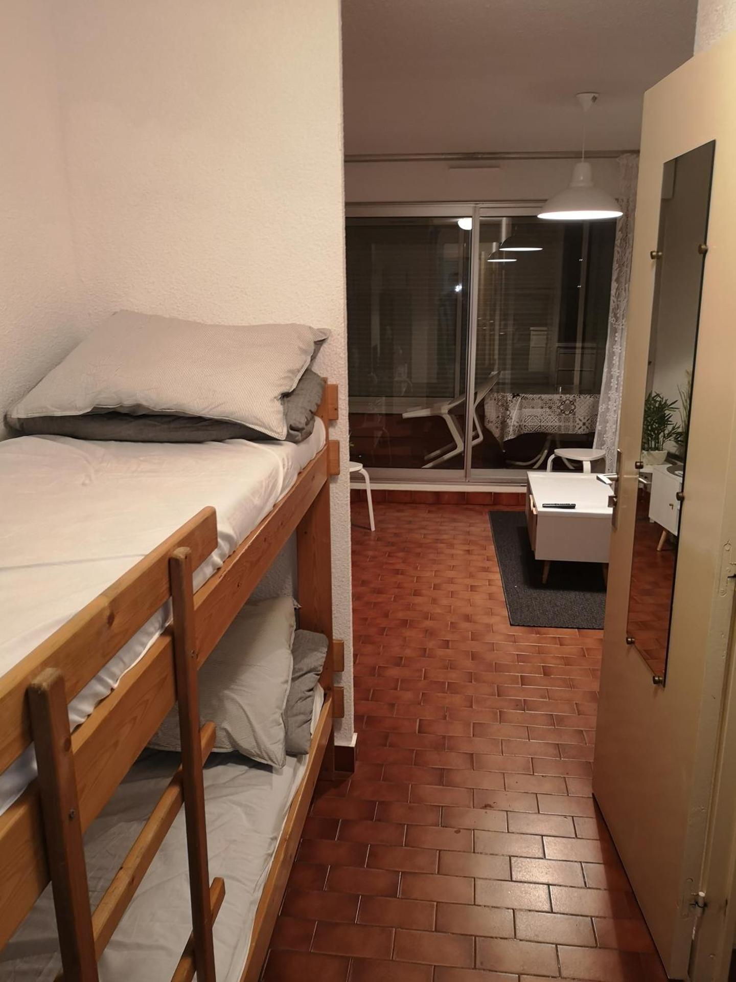 Studio climatisé Centre Port Piscine