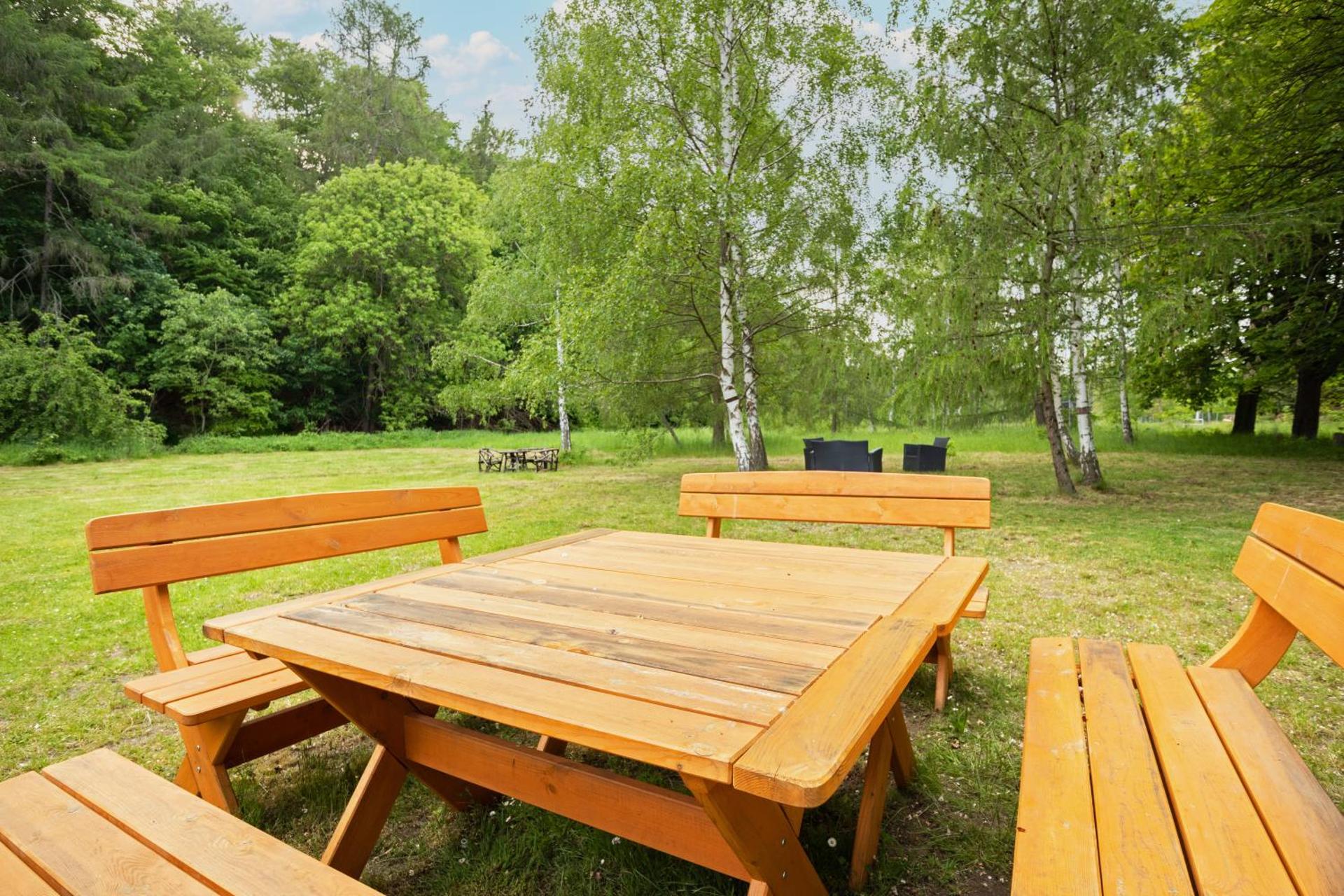 Bett im Bahnhof Güterschuppen keine JA oder ähnlich