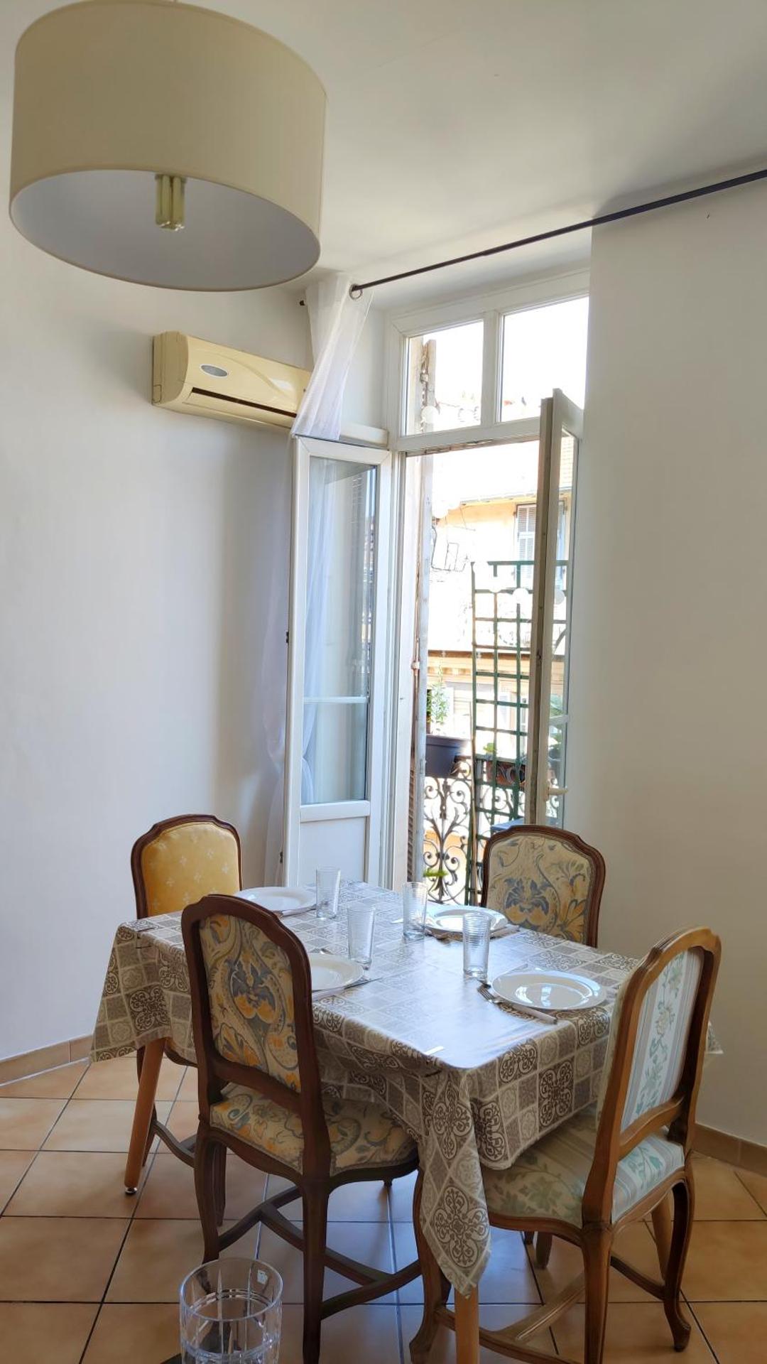 Appartement 3 pièces ultra centre nice-ville