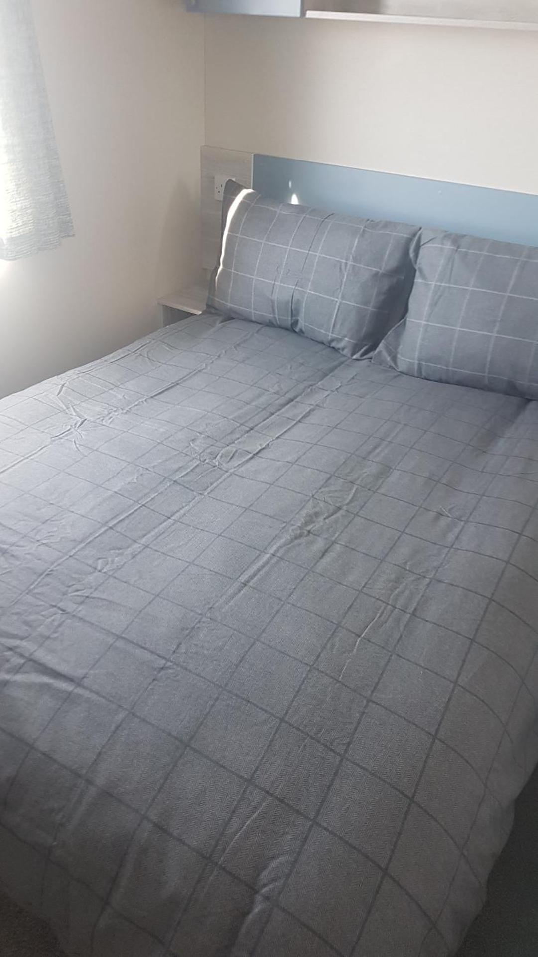 KINGDOM HOLIDAY PARK - Parrot