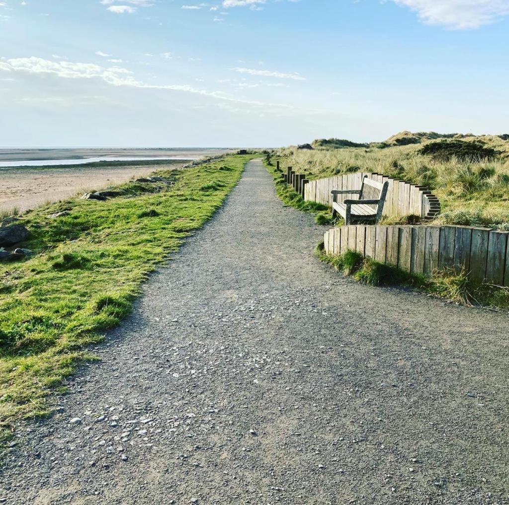 KINGDOM HOLIDAY PARK - Parrot