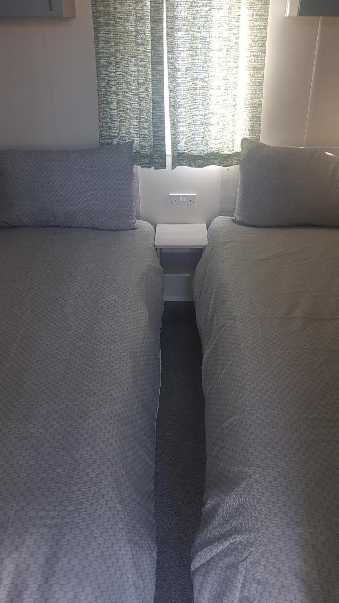 KINGDOM HOLIDAY PARK - Parrot