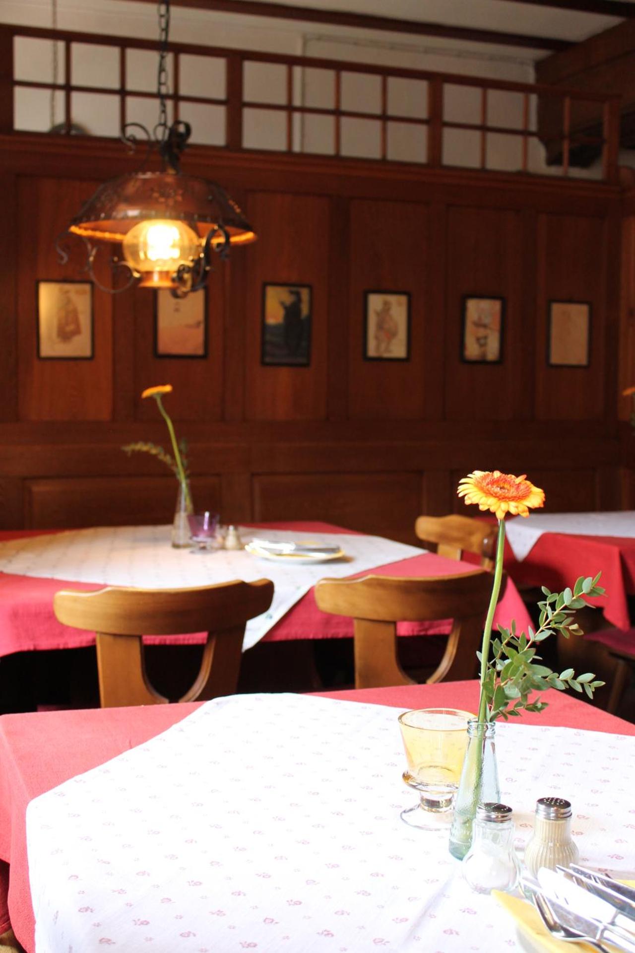 Restaurant/places to eat