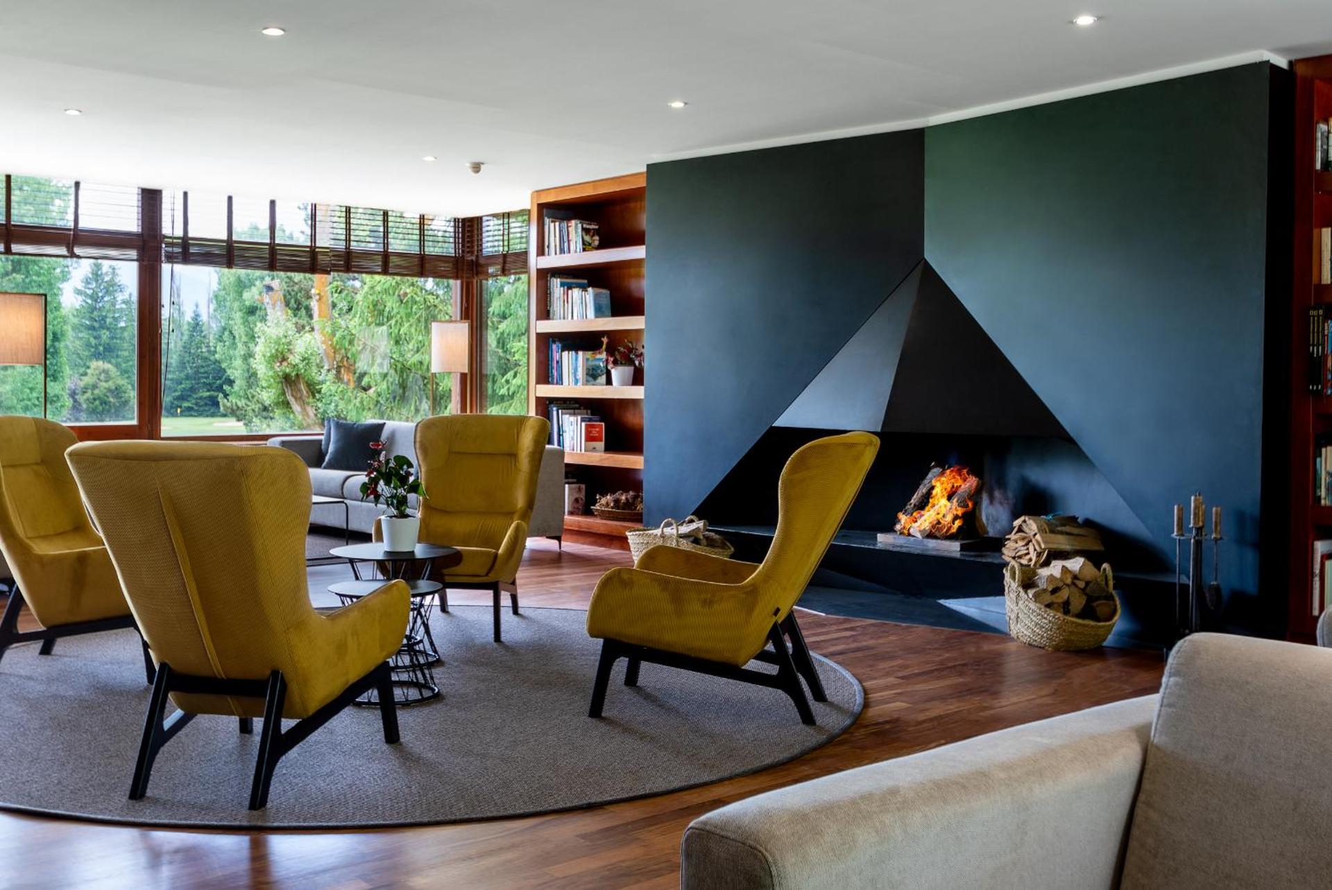 Communal lounge/ TV room