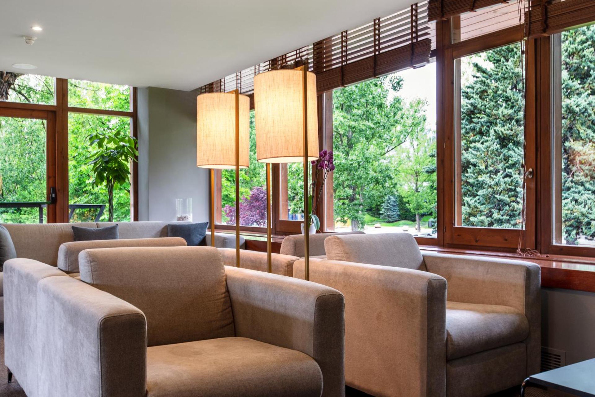 Communal lounge/ TV room