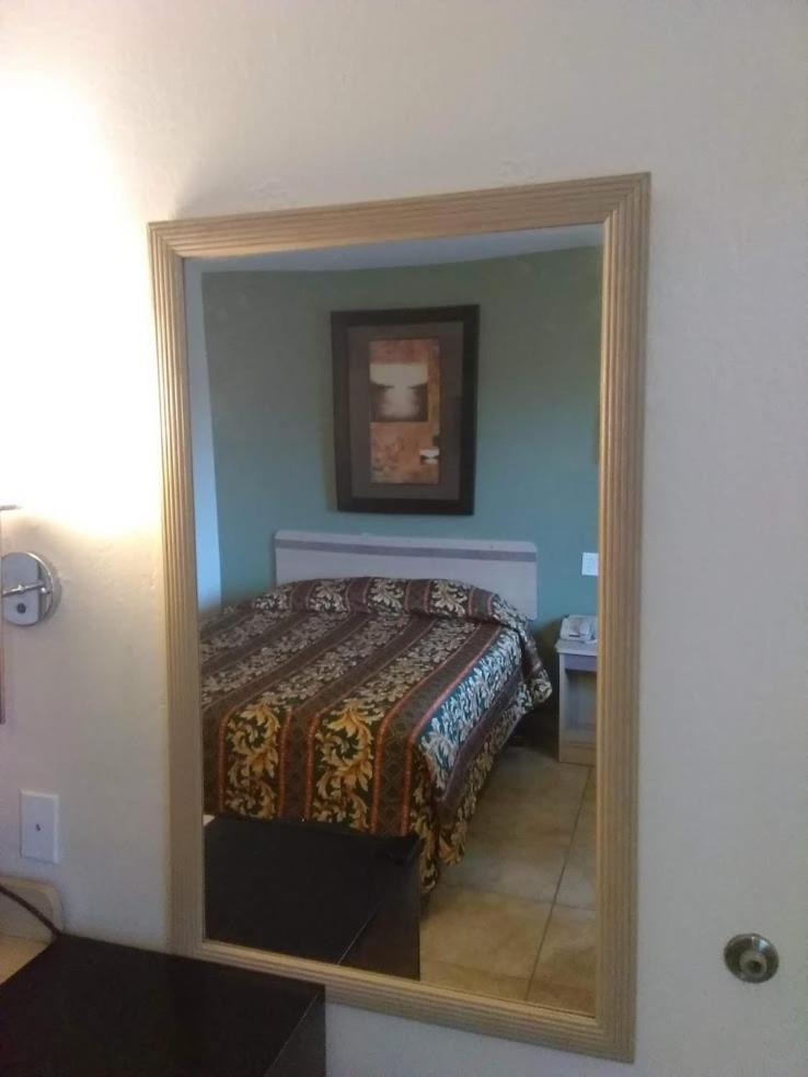 RED CARPET INN LOUISVILLE NORTH -Jeffersonville In