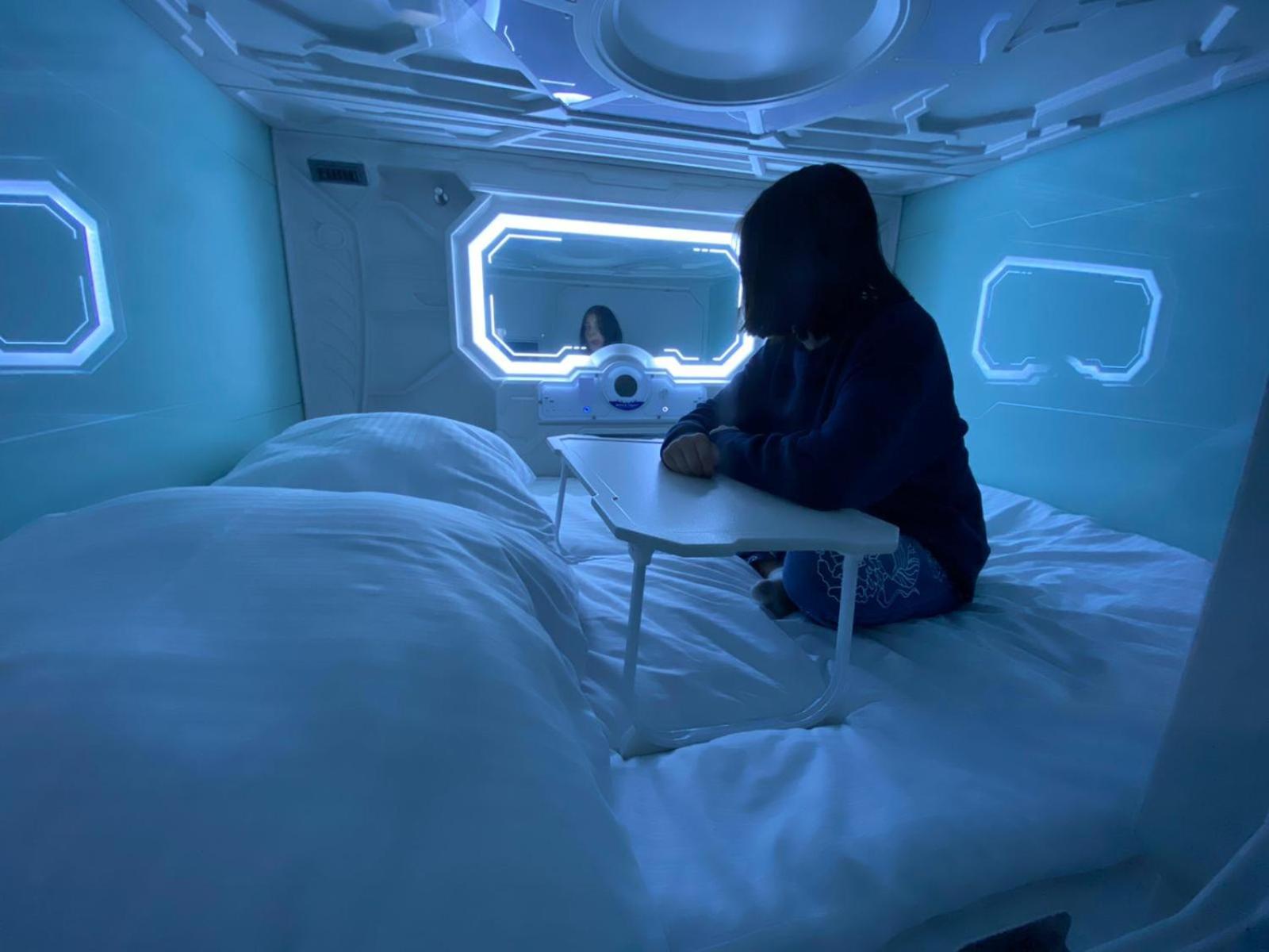 Space Night Capsule Hostel