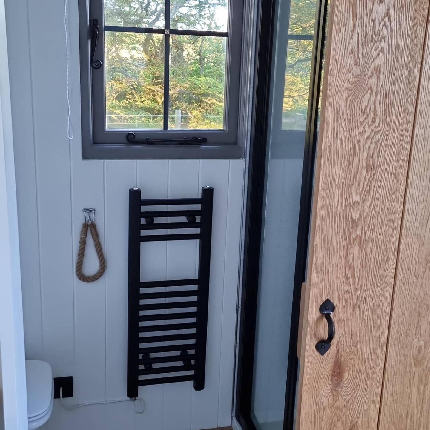 Tolverne Luxury Shepherd's Hut