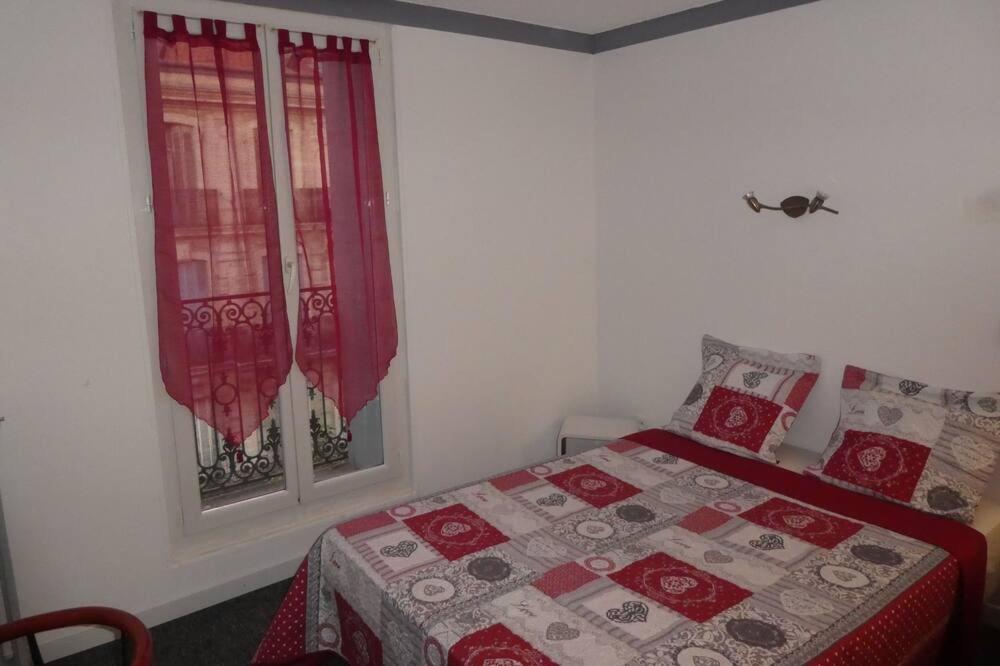 eTANIT ! Parking VélO, Etape Bicycle - 1mn a toute Connection Bus,Train et Aéroport - Calme Plein Centre de Beziers pour visiter,manger - Chambres Climatisées, Spacieuses Amenagees pour Singles, Couple, et ou Familles - Consigne et Petit Dej en plus