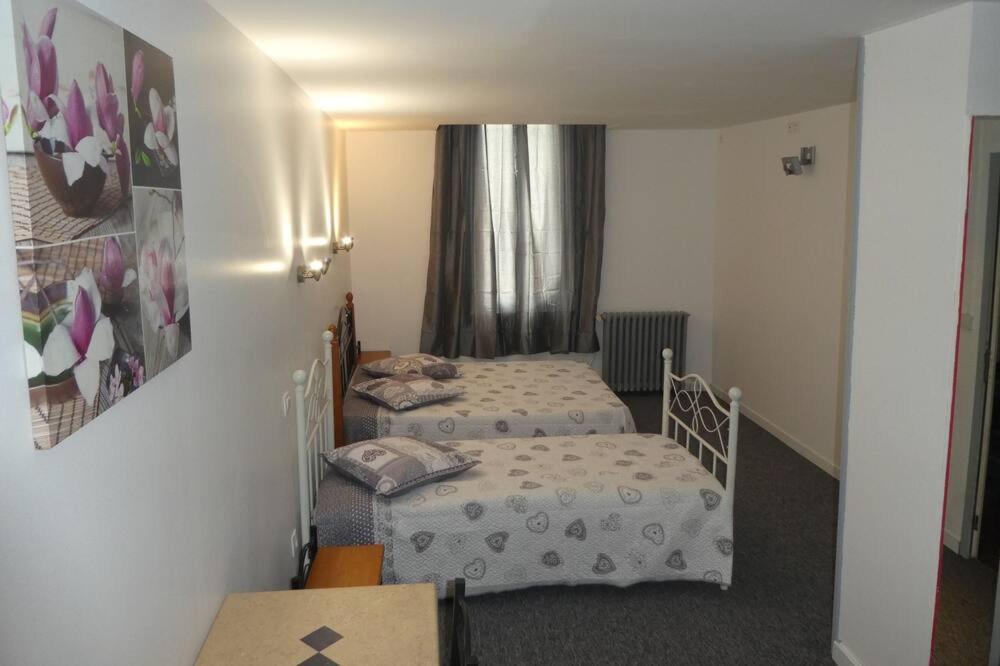 eTANIT ! Parking VélO, Etape Bicycle - 1mn a toute Connection Bus,Train et Aéroport - Calme Plein Centre de Beziers pour visiter,manger - Chambres Climatisées, Spacieuses Amenagees pour Singles, Couple, et ou Familles - Consigne et Petit Dej en plus