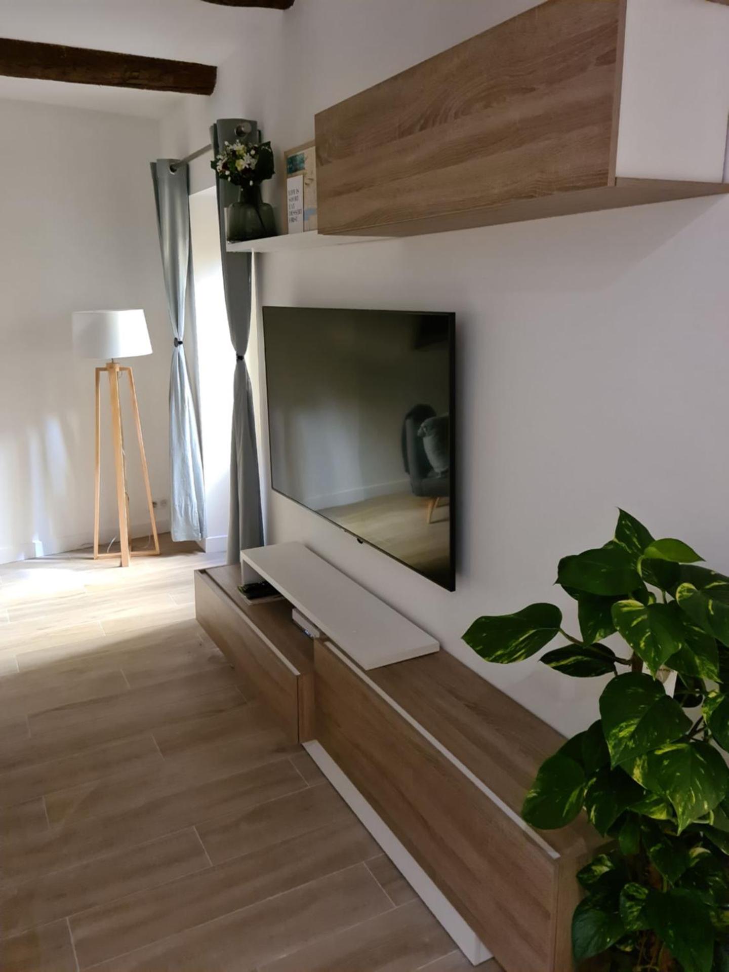 Beautiful Old Town flat, near the beach