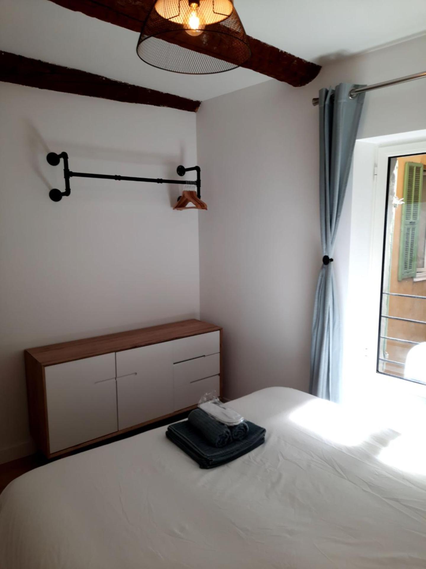 Beautiful Old Town flat, near the beach