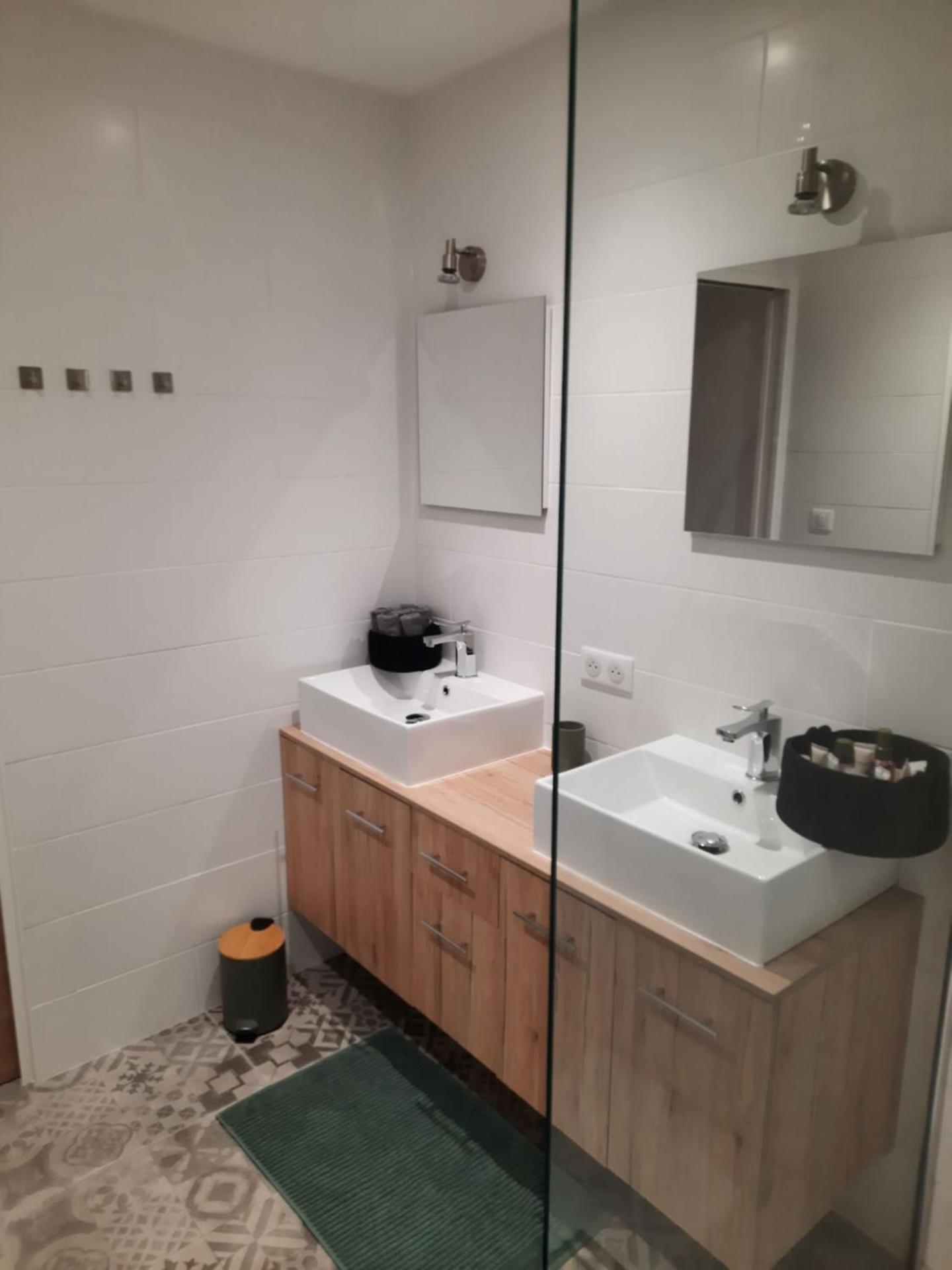 Beautiful Old Town flat, near the beach