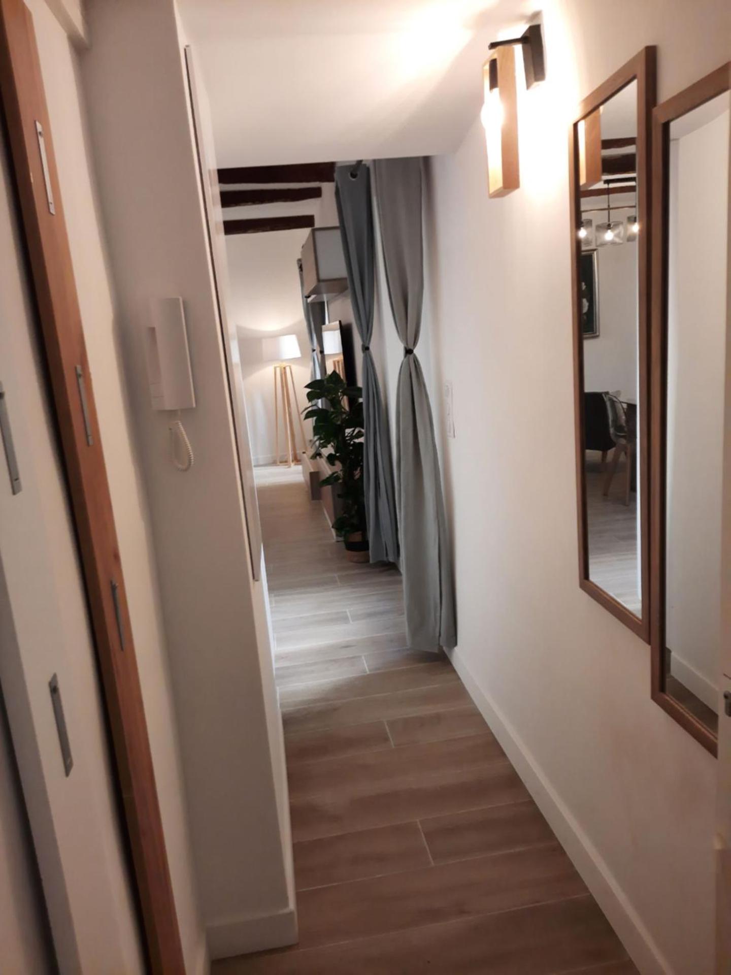 Beautiful Old Town flat, near the beach