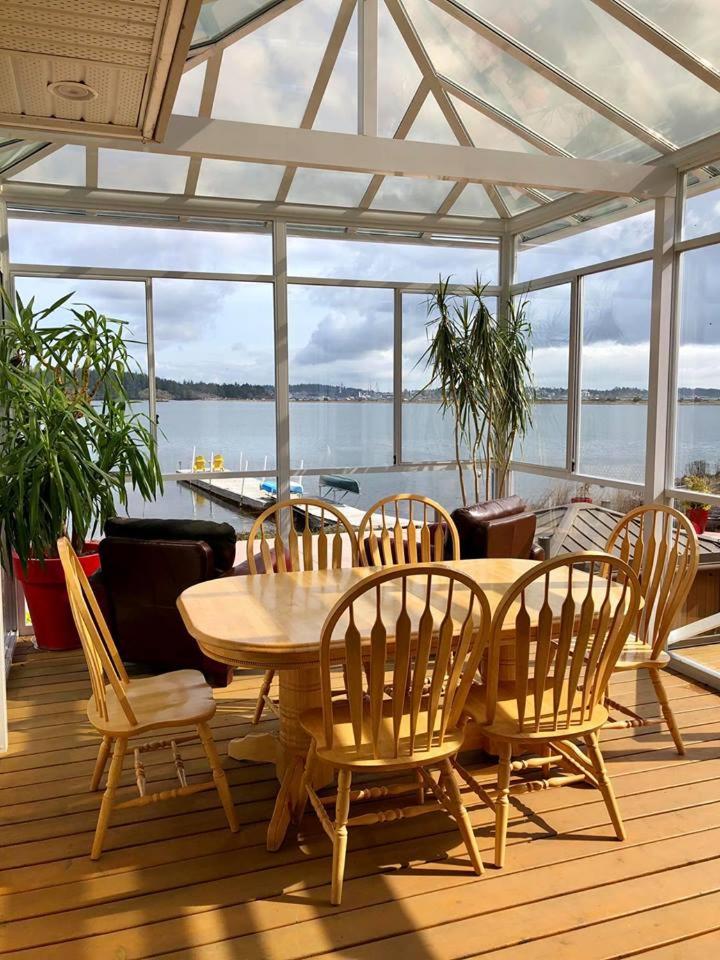 Birds of a Feather Victoria Oceanfront Studio Suites