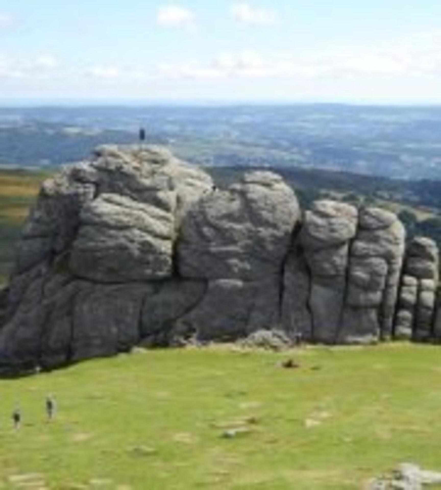 Retro Lodge nr Dartmoor with hot tub & opt sauna