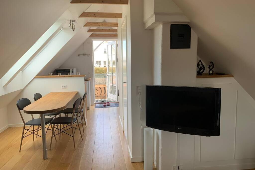 Tag lejlighed i hyggelig landsby på Stevns