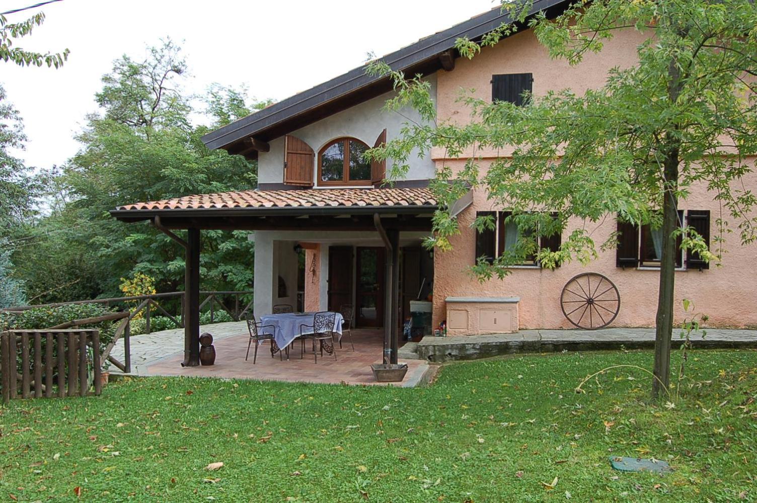 Casa intera tra le colline e le vigne del Dolcetto