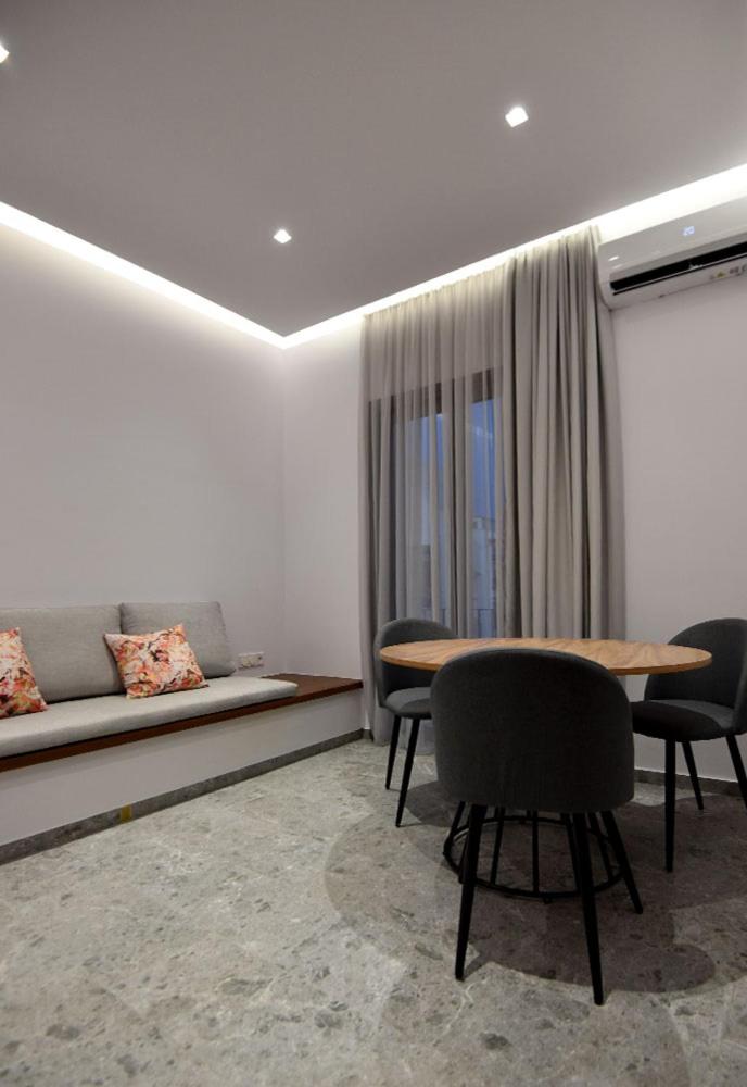 Rose n Stone, Duke, Luxury Houses