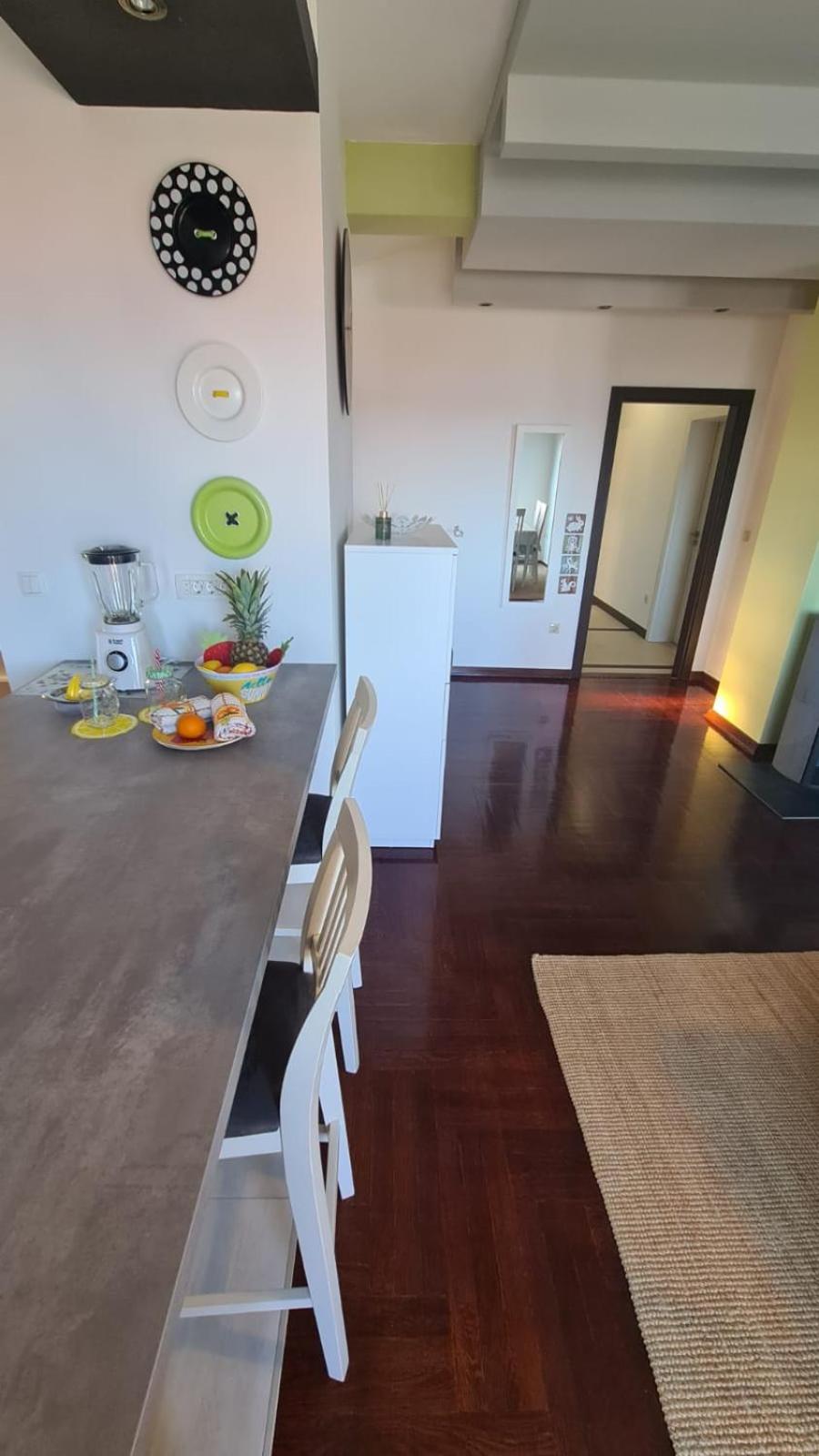 Oasis apartment with sea view and garden