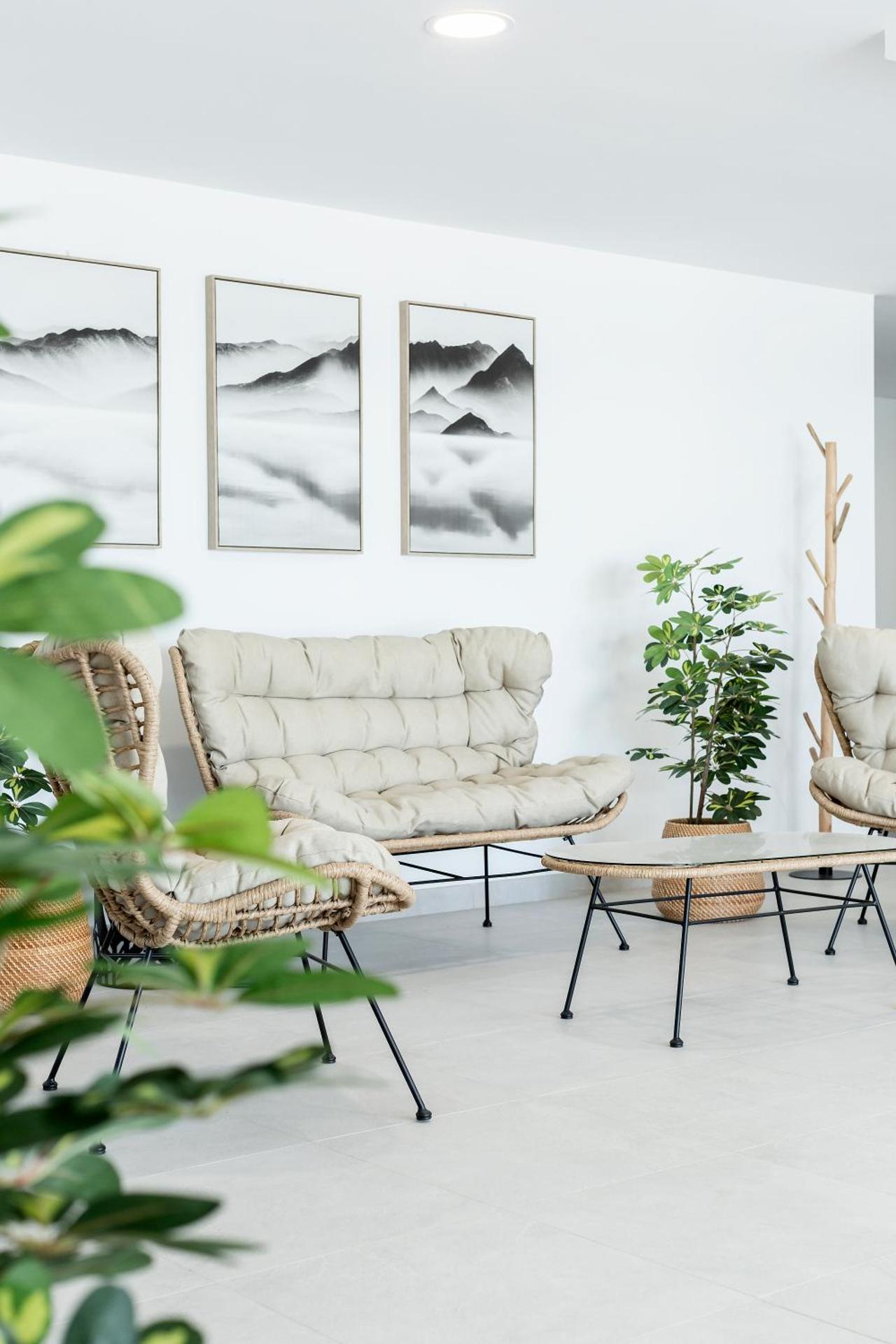 Communal lounge/ TV room