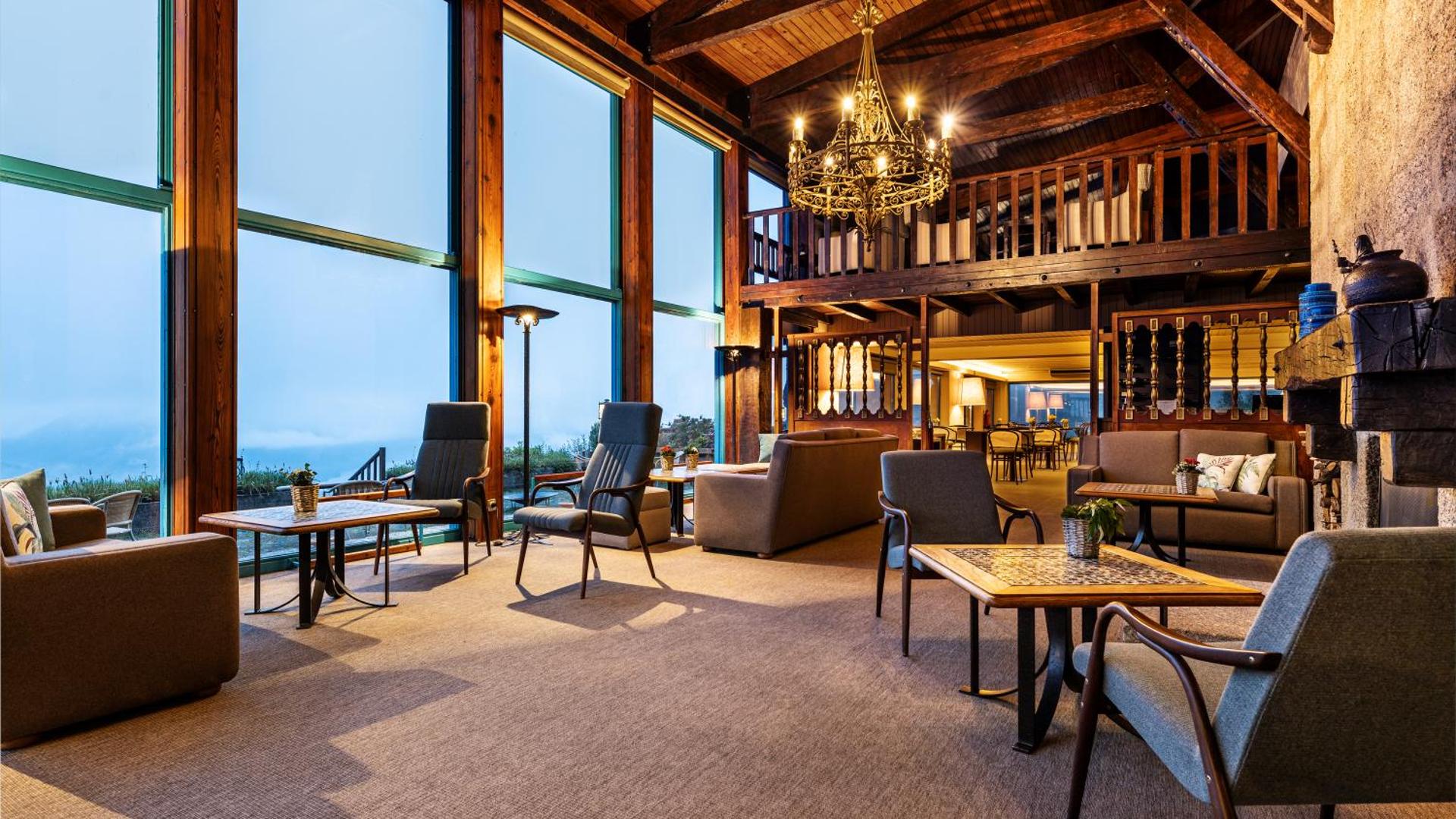 Communal lounge/ TV room