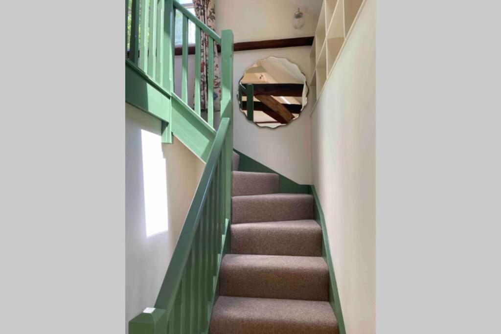 Gorgeous comfortable barn with huge private orchard in quiet Suffolk location