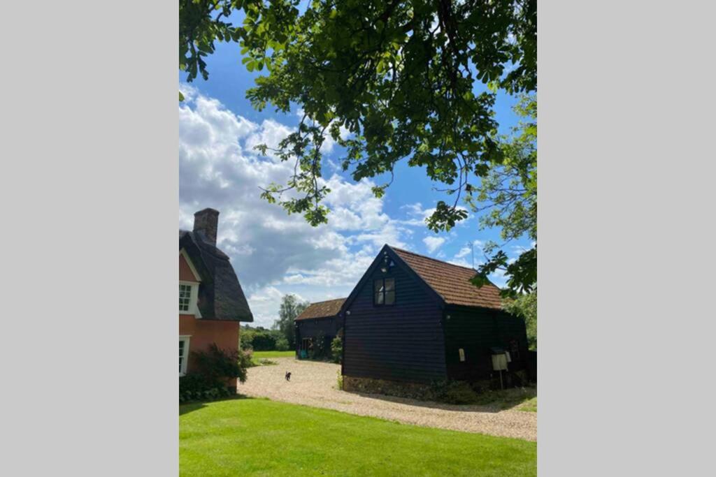 Gorgeous comfortable barn with huge private orchard in quiet Suffolk location