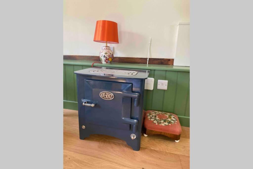 Gorgeous comfortable barn with huge private orchard in quiet Suffolk location