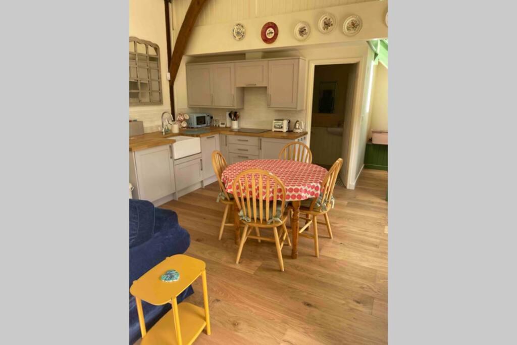 Gorgeous comfortable barn with huge private orchard in quiet Suffolk location