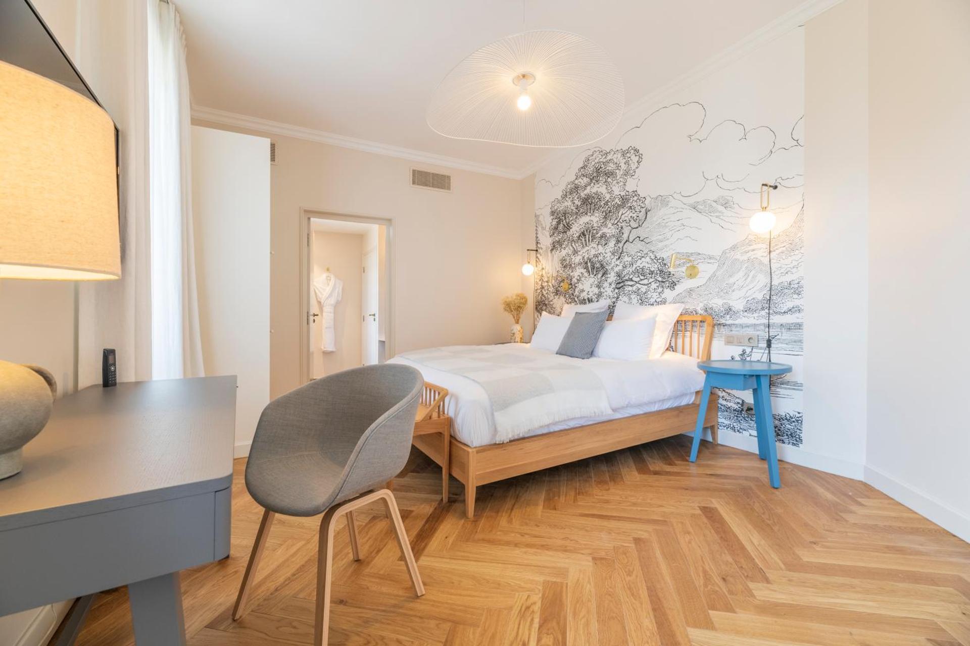 Photo of the whole room