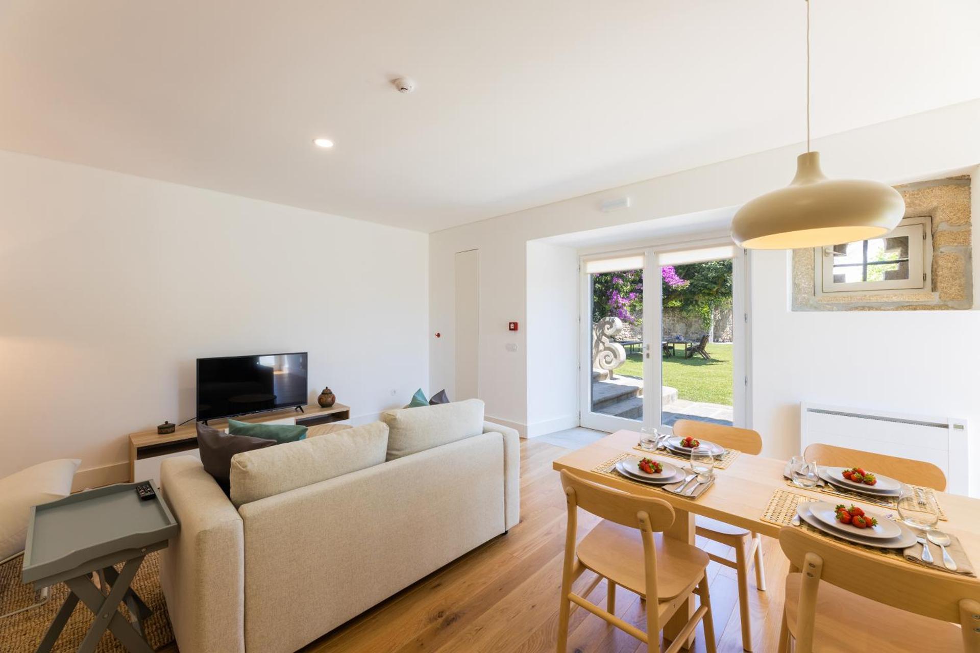 Communal lounge/ TV room