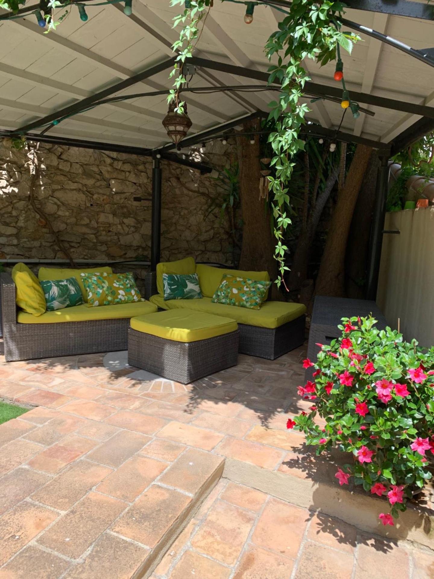 SETE maison de ville avec jardin clos