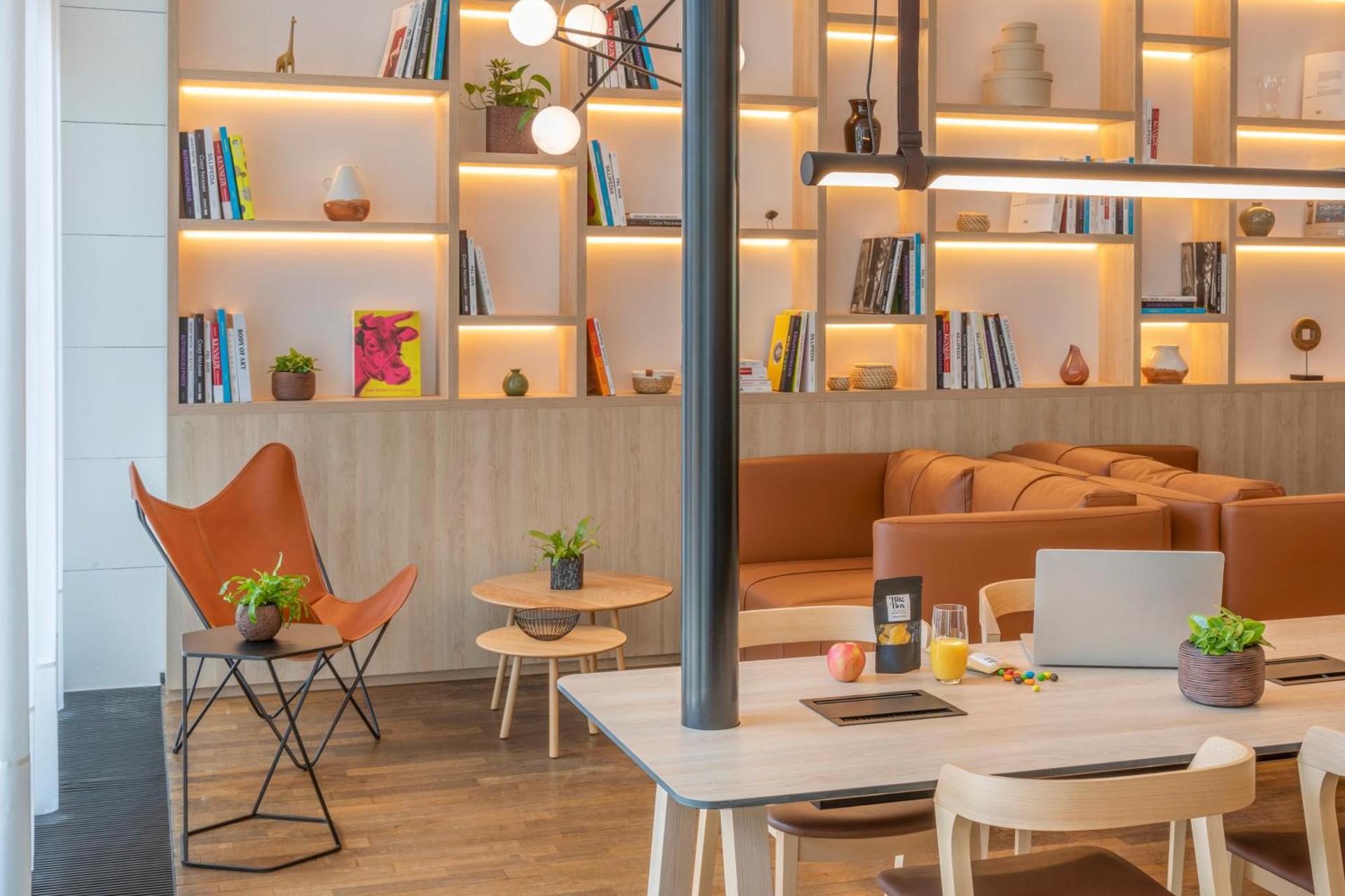 Communal lounge/ TV room