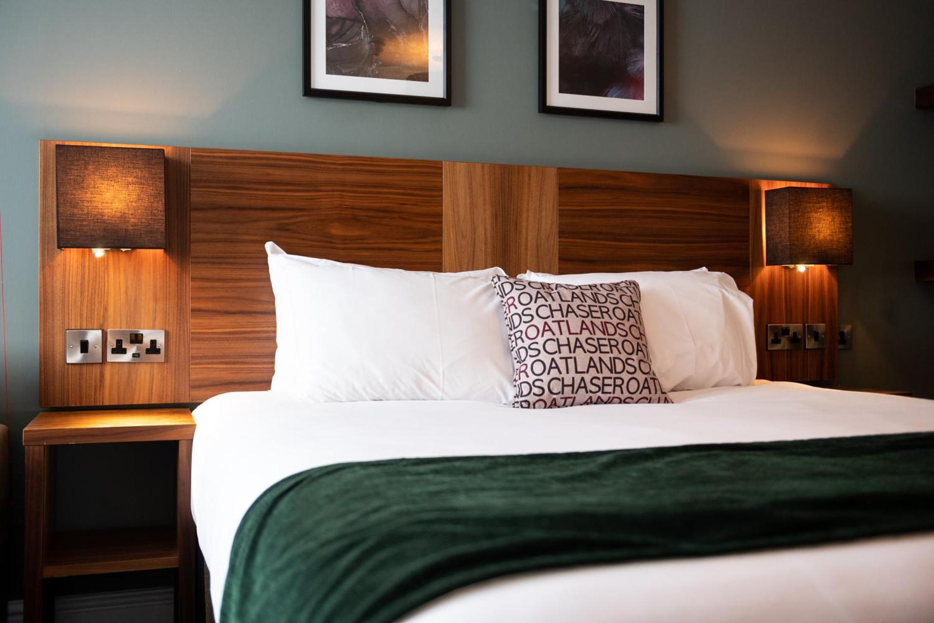 The Oatlands Chaser by Innkeeper's Collection