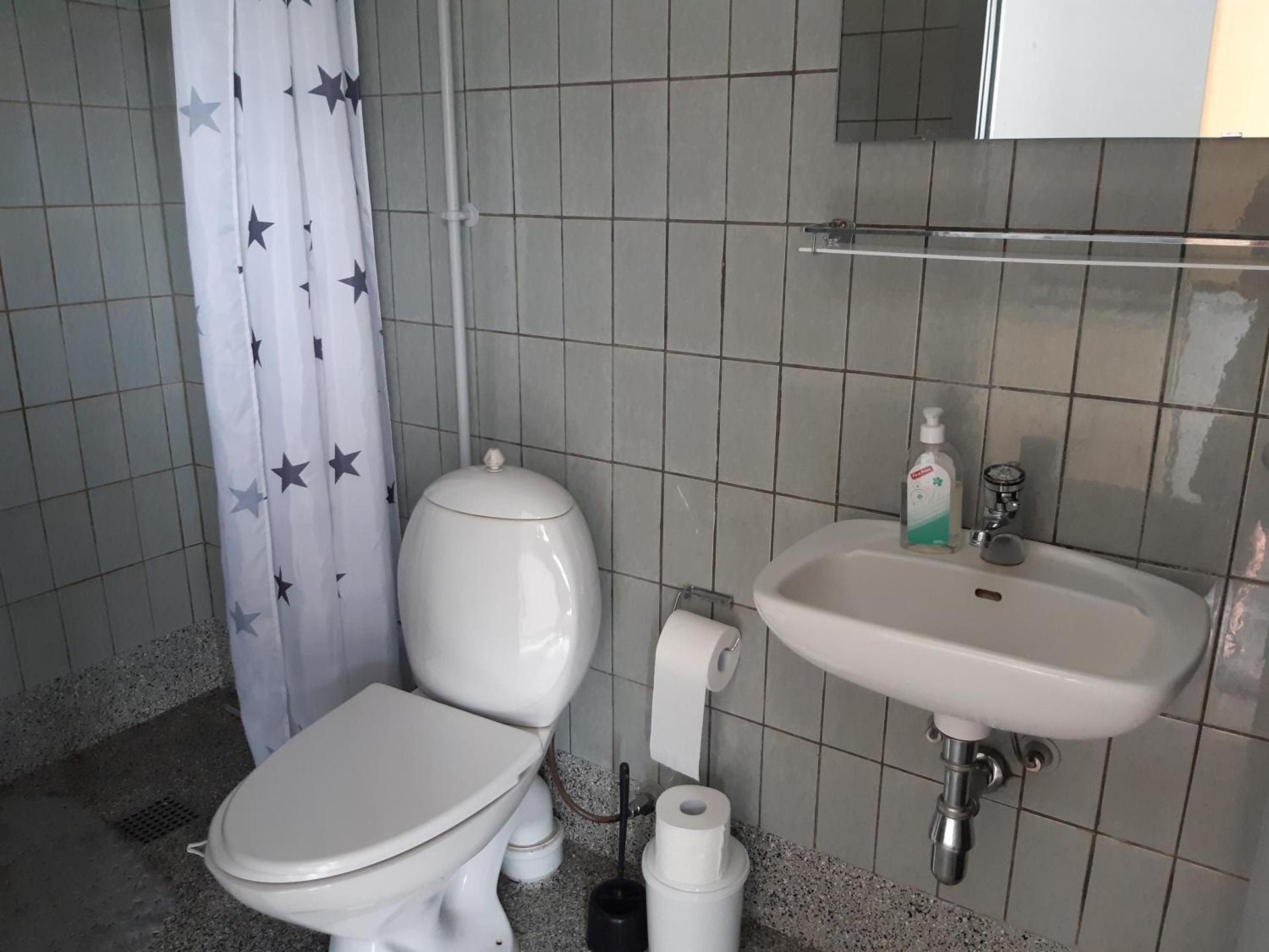Studio Apartment with Private Bathroom (2 Adults)