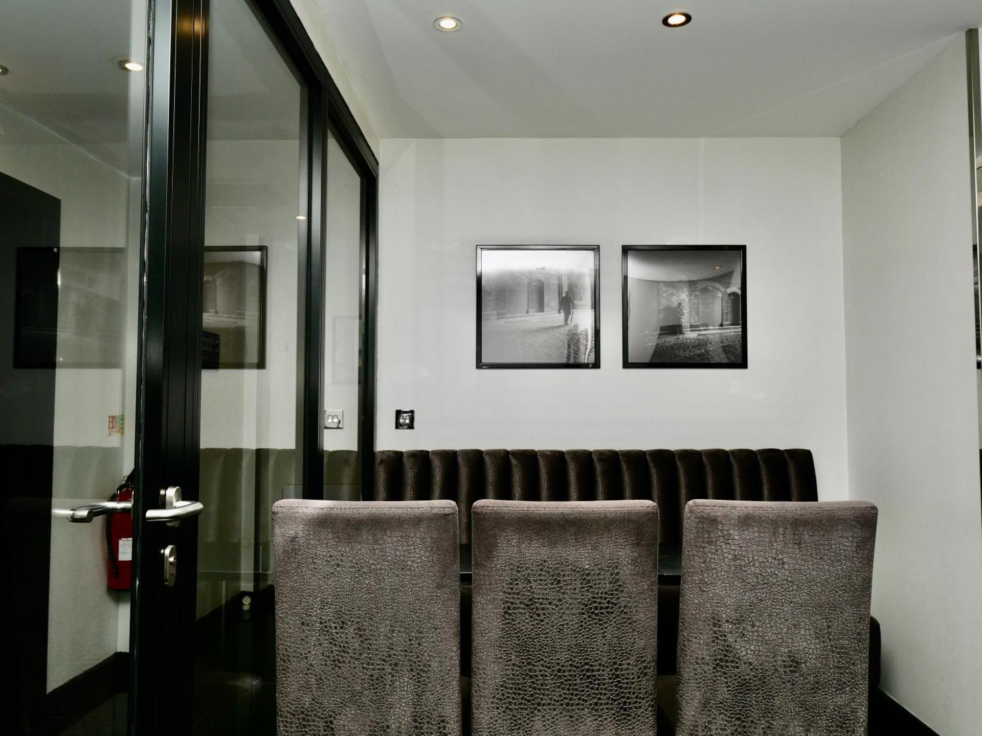 Meeting/conference room