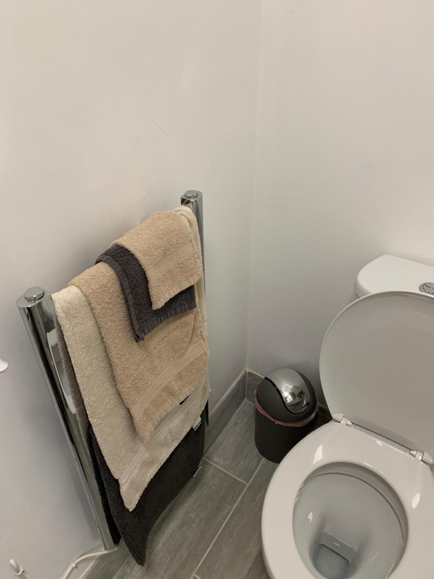 Comfy New Self Contained 1 Bed Flat - Modern!