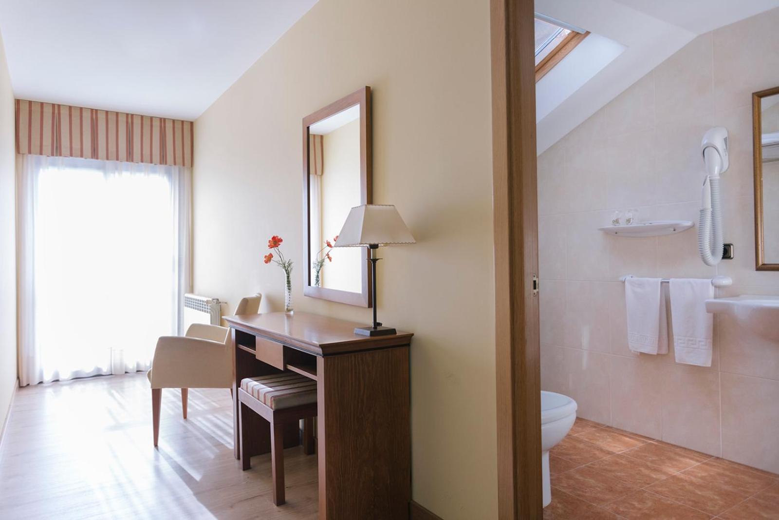 Double or Twin Room with Sea View