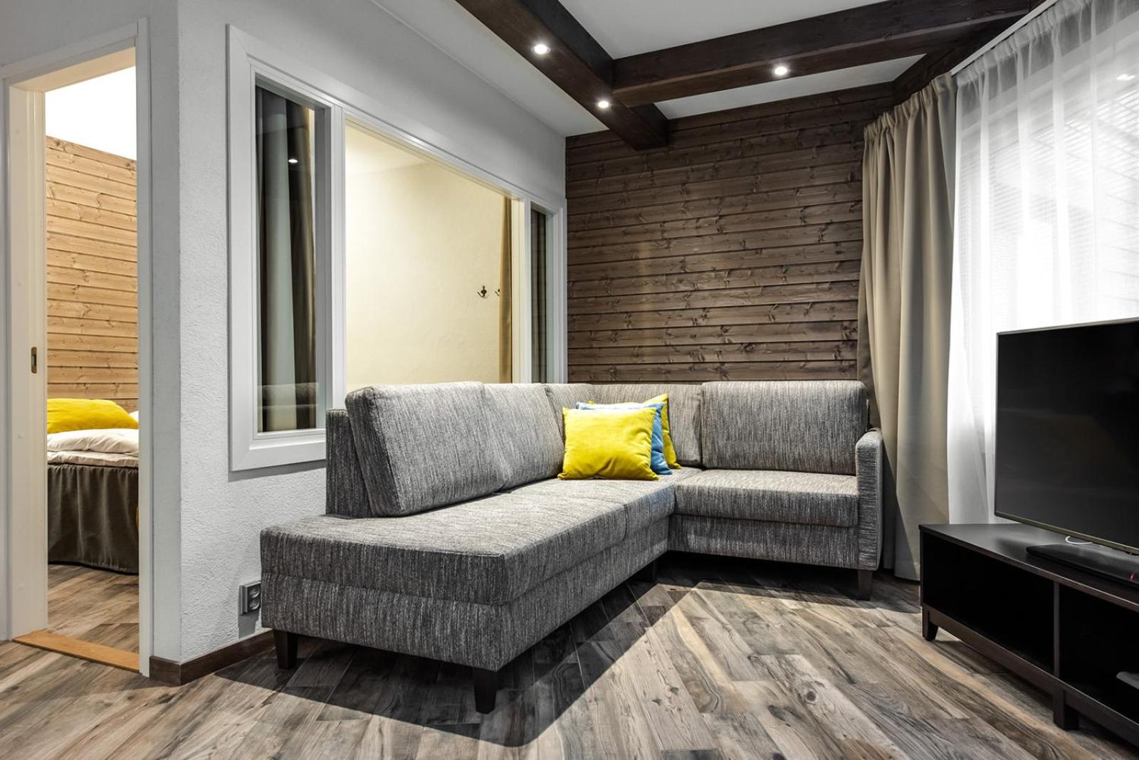 Communal lounge/ TV room