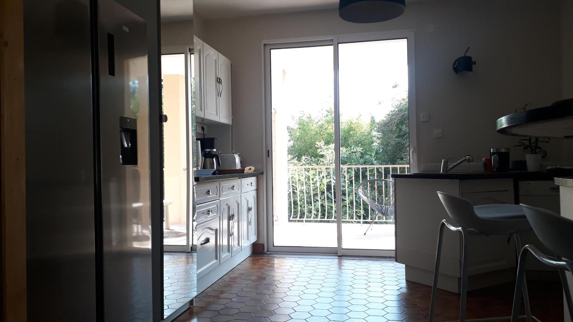 Condrieu et parking voiture vélo 2 ème étage