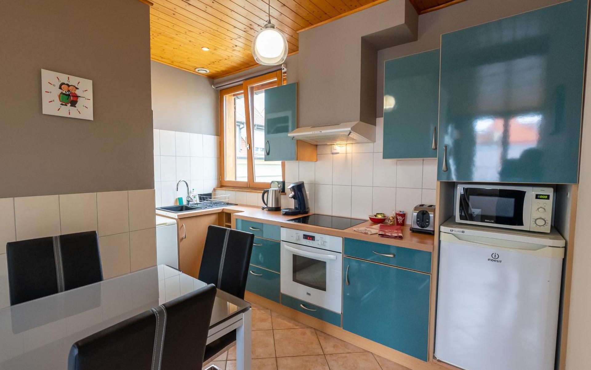 Kitchen or kitchenette