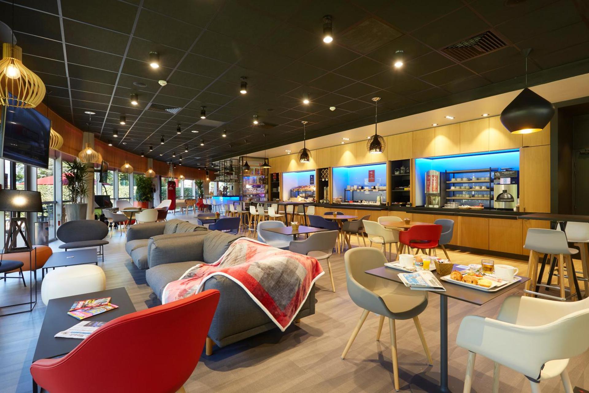 Communal lounge/ TV room